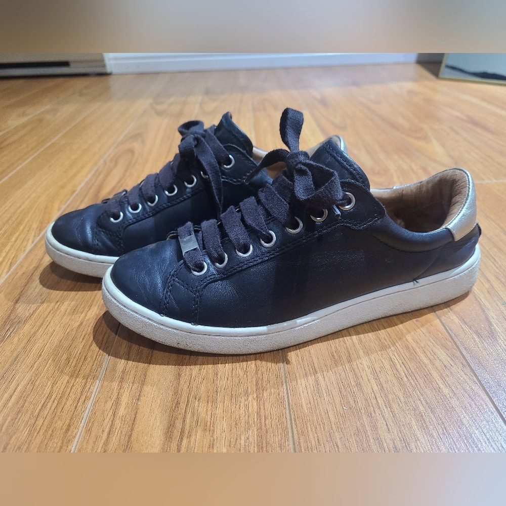 UGG leather shoes size 7.5